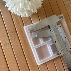 Multi-Size Square Resin Mold – 1 to 3.5 cm Squares, 1 cm Depth