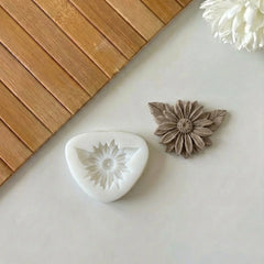 Realistic Gerbera Daisy Silicone Mold - 1.8" (4.5 cm)