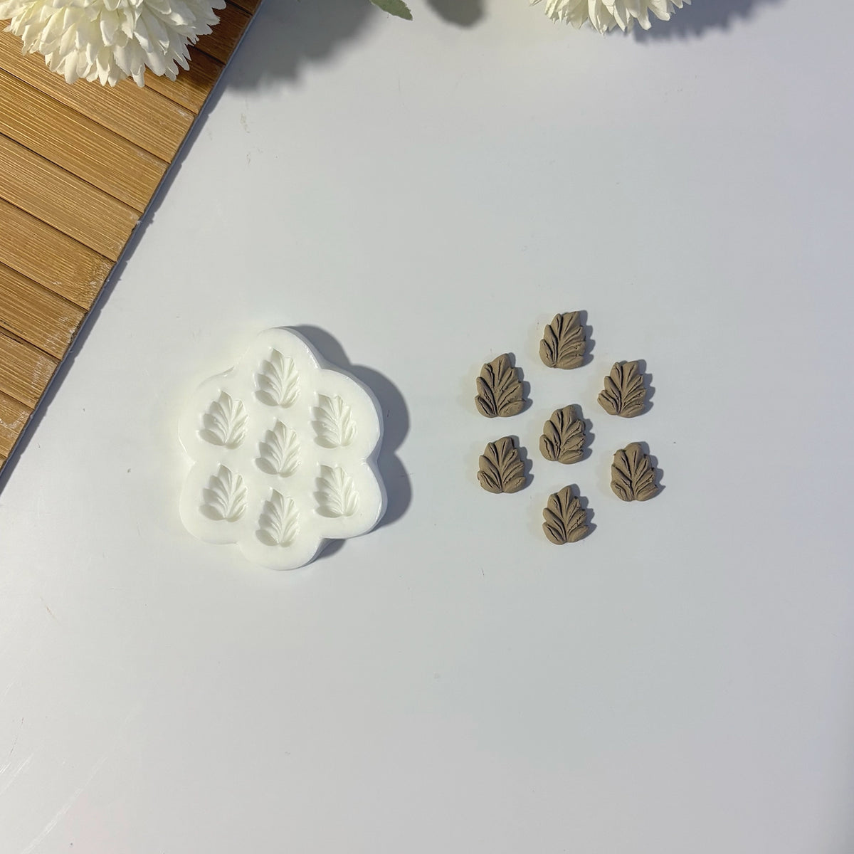 7-Cavity Mini Botanical Leaf Silicone Mold - 0.7" (1.8 cm)