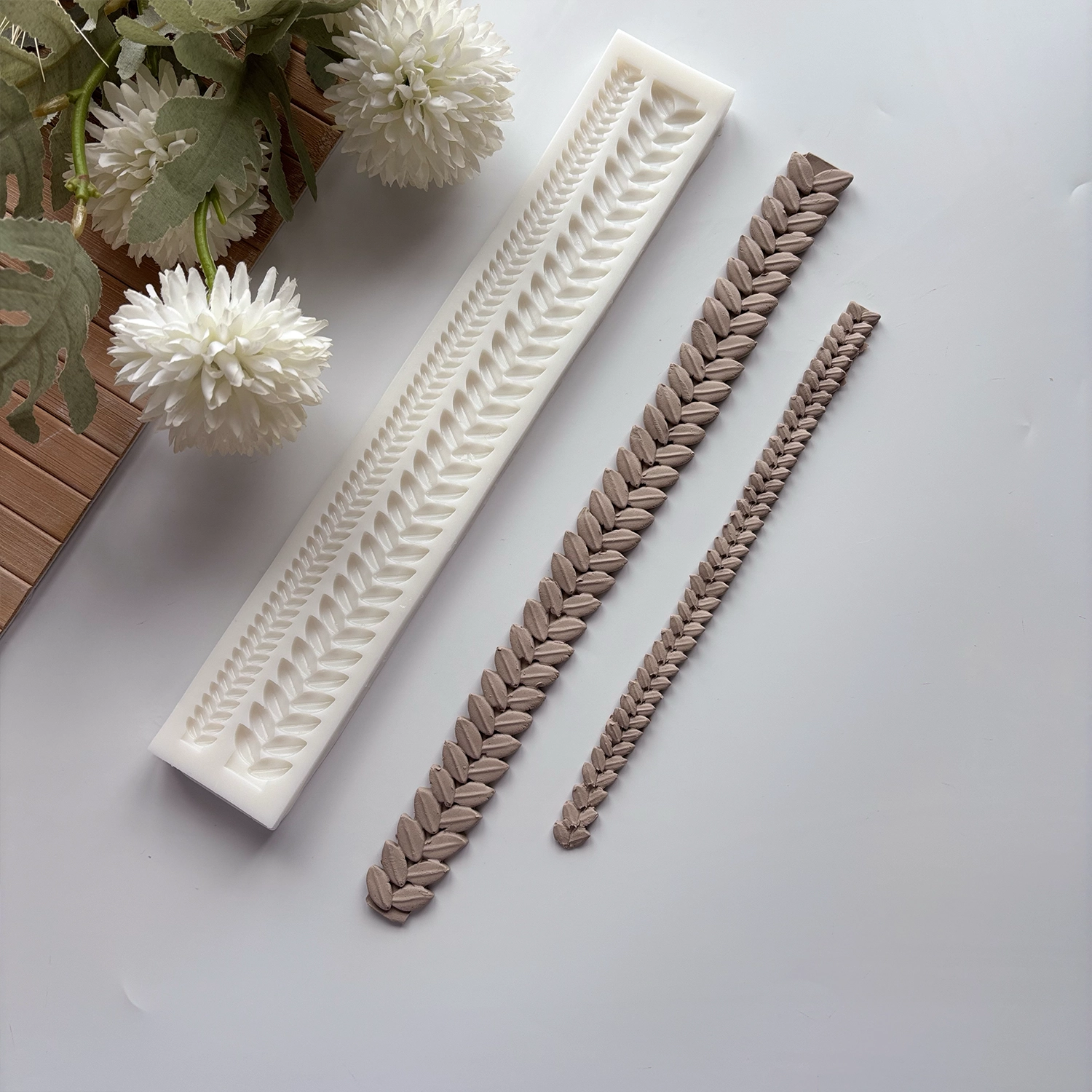 Long Leaf Border Strip Silicone Mold – 2 Patterns