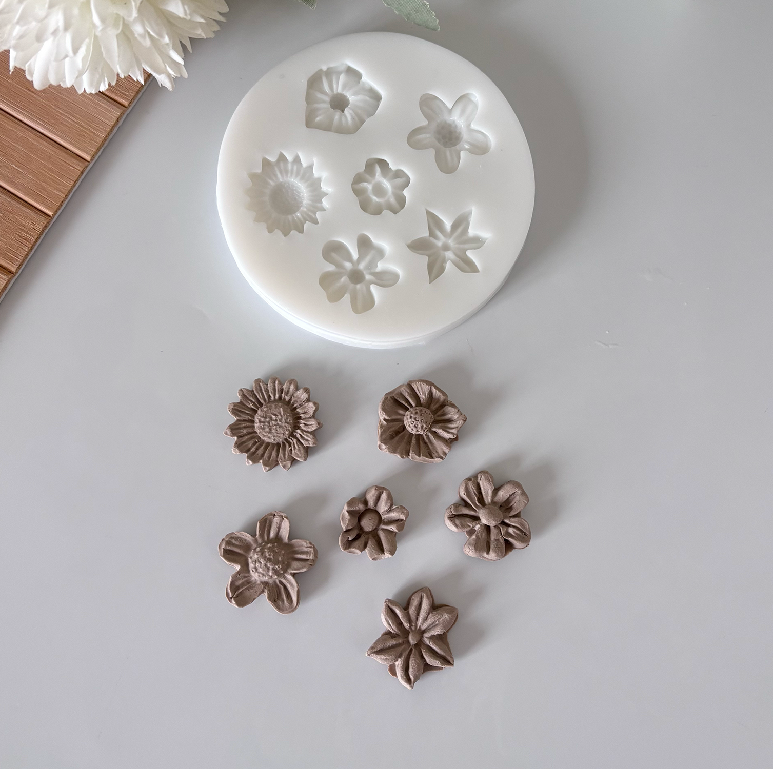 6-Piece Mini Flower Silicone Mold Set – 2 cm (0.79”)